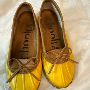 Chooka Yellow and Tan Bow Flats